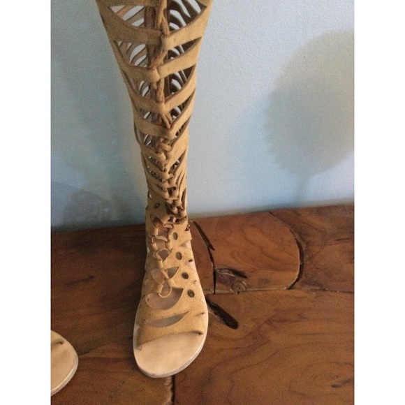 NEW Jeffrey Campbell Camel Suede Gladiator Sandals - Picture 3 of 8